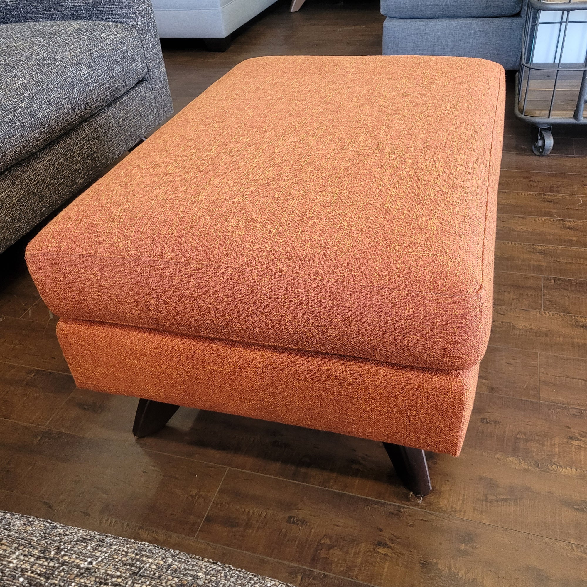 25" x 35" Venice Ottoman