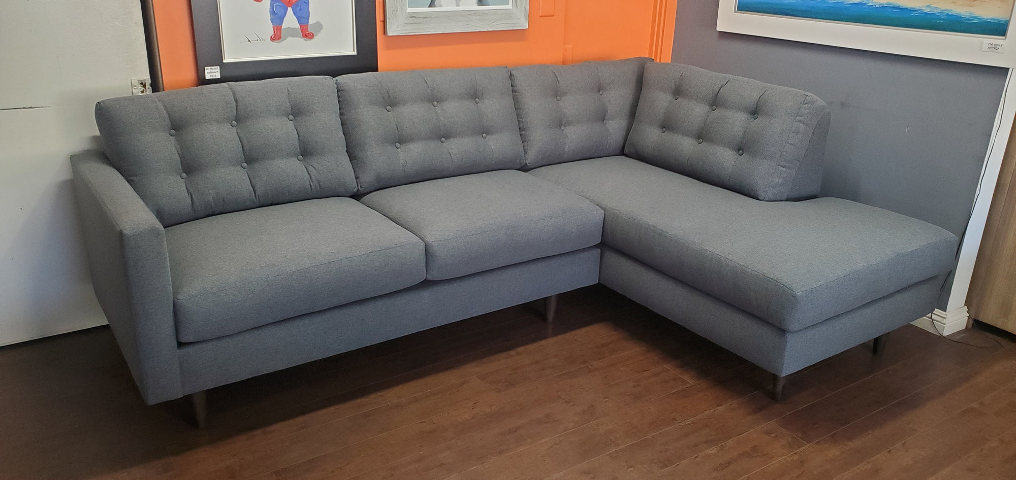 Elmwood 2pc Sectional Right Facing 99"W x 68"L